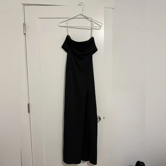 🖤 LULUS CLASSY STRAPLESS DRESS - Picture 2 of 3